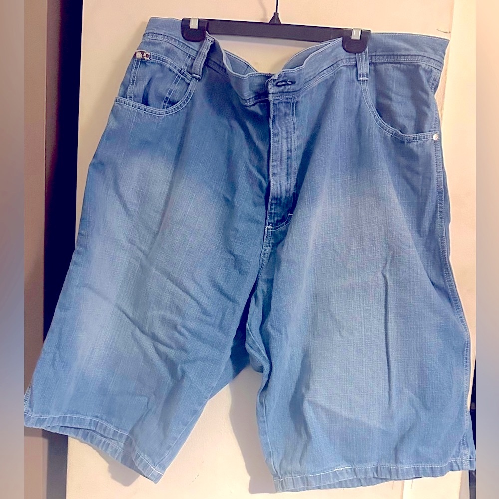 NWOT-South Pole Men’s denim jean shorts sz48